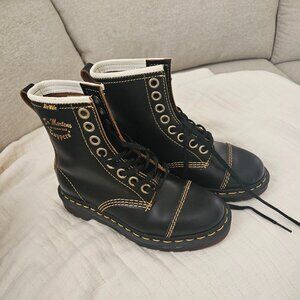 Dr Martens black boots